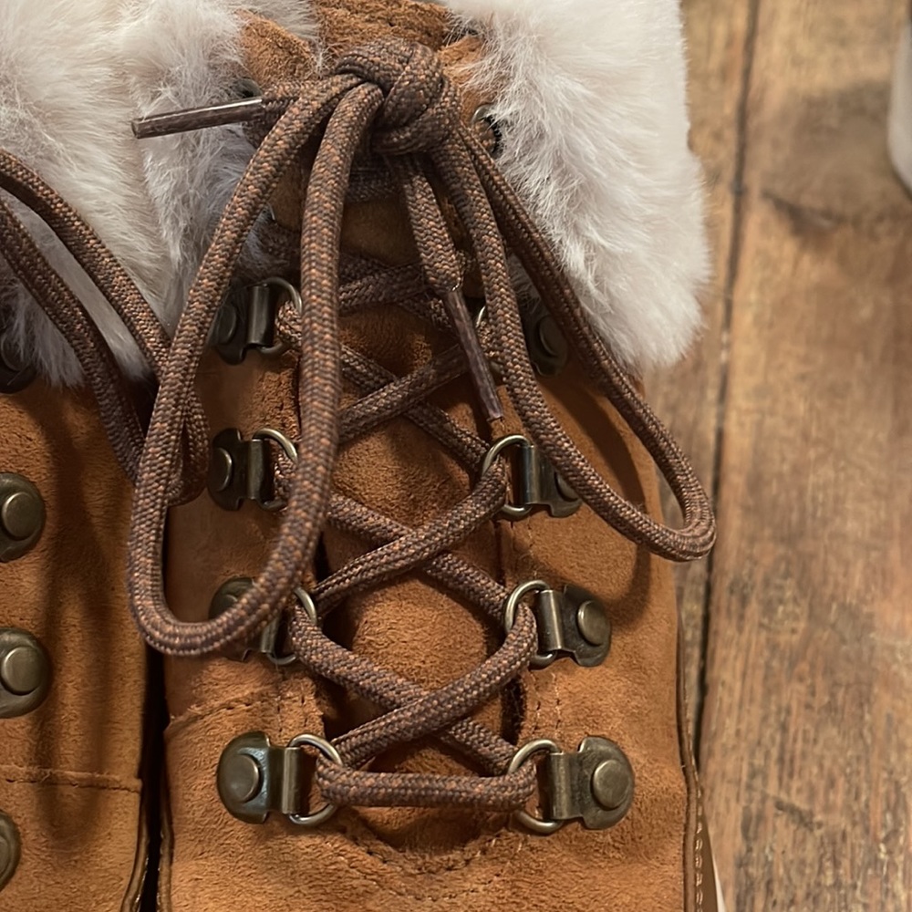 Koolaburra Tynlee Lace-Up Winter Boots for Outside Walking Boots Trendy - Picture 9 of 11